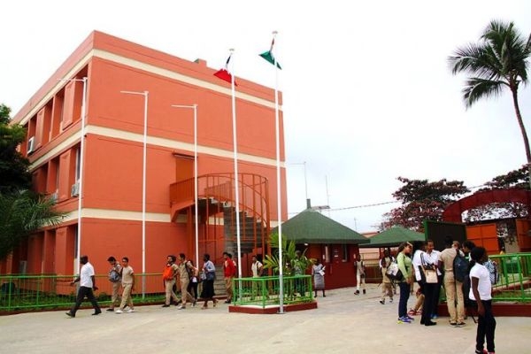 Le lyc&eacute;e international fran&ccedil;ais "Jean Mermoz" &agrave; Abidjan, situ&eacute; dans la commune de Cocody