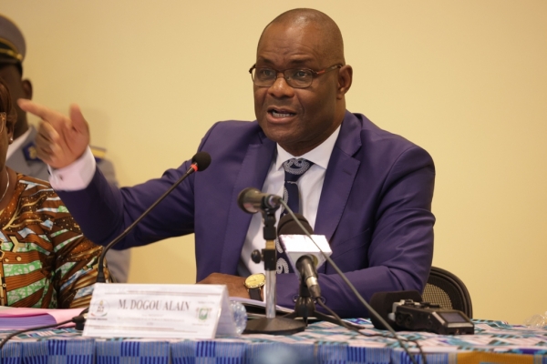 C&ocirc;te d&rsquo;Ivoire : parrainer un candidat ne signifie pas vote, il n&rsquo;y a aucun lien (Alain Dogou)