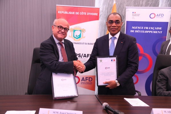 La C&ocirc;te d&rsquo;Ivoire et la France signent trois conventions de financement dans les secteurs de la sant&eacute;, l'&eacute;ducation et l'enseignement sup&eacute;rieur