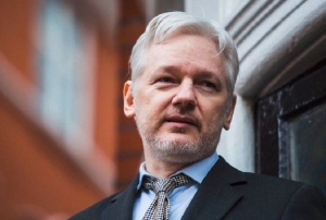 Grande-Bretagne: Julian Assange toujours en d&eacute;tention