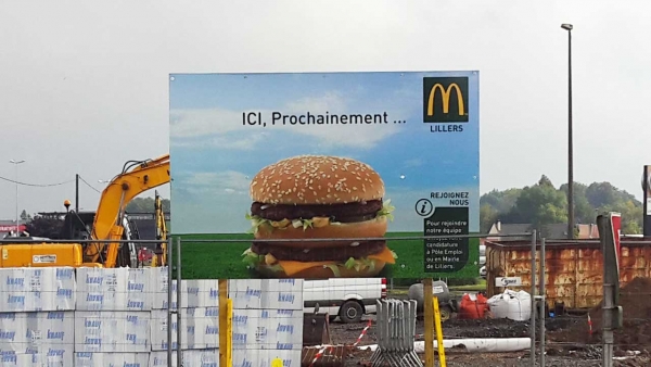 C&ocirc;te d&rsquo;Ivoire: Une op&eacute;ration de d&eacute;mant&egrave;lement des panneaux publicitaires &laquo; irr&eacute;guliers&raquo; lanc&eacute;e &agrave; Abidjan