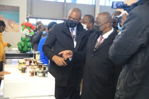 Salon International de l&rsquo;AgricultureSalon International de l'Agriculture 2022 : Le Ministre Kobenan Adjoumani invite les fabricants d&rsquo;une boisson &agrave; base de Cacao &agrave; s&rsquo;installer en Cote d&rsquo;Ivoire