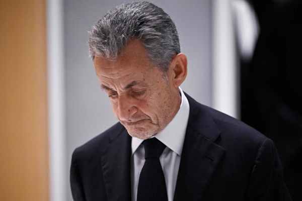 France : avant son incarc&eacute;ration, Nicolas Sarkozy organise une soir&eacute;e d'aurevoir avec ses proches