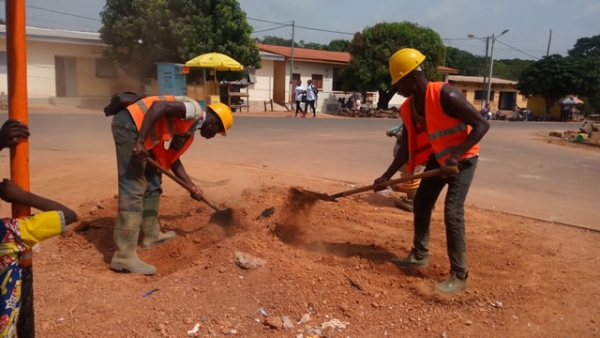 Travaux de fibres optiques &agrave; Mankono