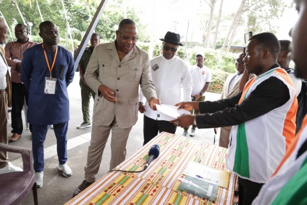 C&ocirc;te d&rsquo;Ivoire/R&eacute;vision de la liste &eacute;lectorale: le pr&eacute;sident de la CEI visite des centres d&rsquo;enr&ocirc;lement