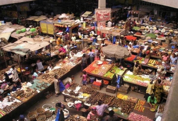 Vue d'un march&eacute; ivoirien