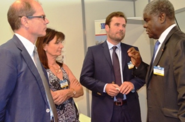 Forum des collectivit&eacute;s locales : des &eacute;lus ivoiriens "vendent" leurs projets aux investisseurs fran&ccedil;ais