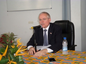 Le Charg&eacute; d&rsquo;Affaires de l&rsquo;ambassade des Etats-Unis en C&ocirc;te d&rsquo;Ivoire, Andrew Haviland