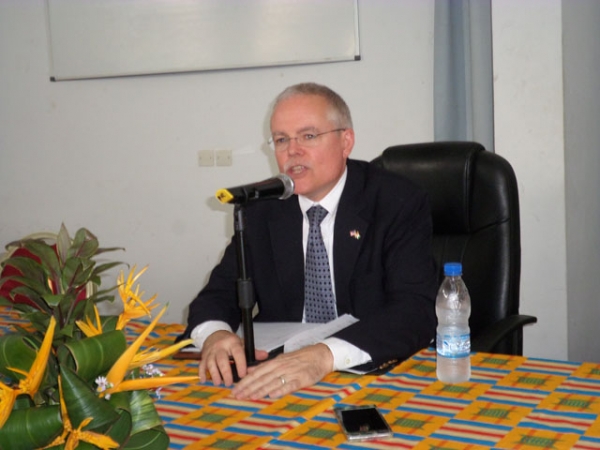 Le Charg&eacute; d&rsquo;Affaires de l&rsquo;ambassade des Etats-Unis en C&ocirc;te d&rsquo;Ivoire, Andrew Haviland