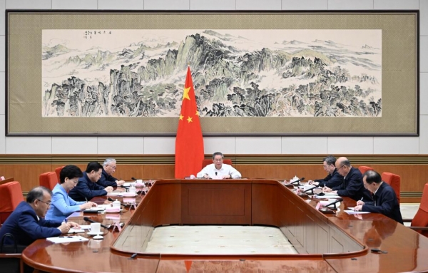 Le PM chinois appelle &agrave; des efforts pour am&eacute;liorer la transformation des acquis scientifiques et technologiques