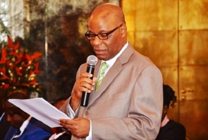 C&ocirc;te d&rsquo;Ivoire-Presse en ligne : Raphael Lapk&eacute; demande aux patrons de se constituer en entreprise de presse en attendant le vote d&rsquo;une loi