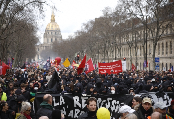 France/ retraites: 1,7 million de manifestants