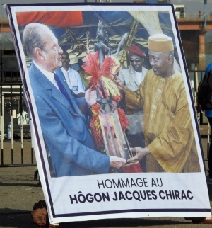 Mali/ Festival Dogon : Jacques Chirac re&ccedil;oit les fun&eacute;railles traditionnelles en sa qualit&eacute; de &laquo; sage Hogon &raquo;