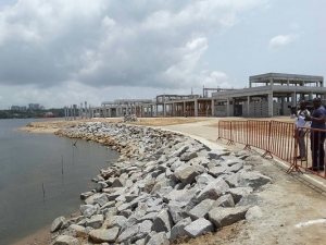 Le chantier du d&eacute;barcad&egrave;re de Locodjoro &agrave; Abidjan