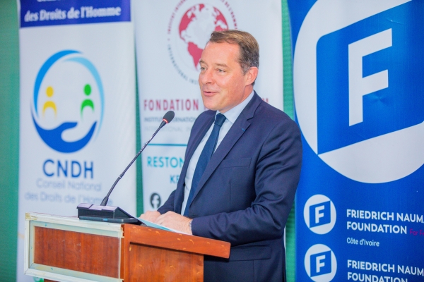 C&ocirc;te d'Ivoire- Processus &eacute;lectoraux : &laquo;(&hellip;)  ce qui conf&egrave;re &agrave; l&rsquo;&eacute;lection sa v&eacute;ritable densit&eacute; d&eacute;mocratique, ce n&rsquo;est pas sa simple organisation, mais l&rsquo;effectivit&eacute; pleine et enti&egrave;re des droits politiques&hellip;&raquo; (Sebastien Touz&eacute;)