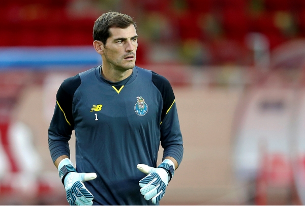 Football: Iker Casillas officialise sa retraite