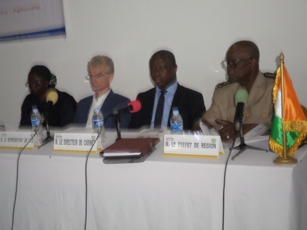 Vincent Fruchart de l'UE , 2&egrave;me &agrave; partir de la gauche