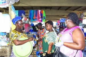 C&ocirc;te d&rsquo;Ivoire/ Actions sociales :l&rsquo;ONG Nklo Bakan offre des kits sanitaires et alimentaires aux populations de Jacqueville.