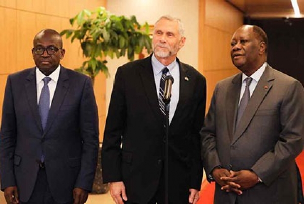 Cooperation Bilaterale : Le Pr&eacute;sident Alassane Ouattara Salue le Soutien des &Eacute;tats-Unis dans les domaines de la sante, de la Restructuration Economique