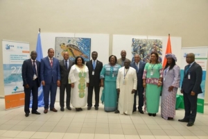 Photo de famille &agrave; l'issue de la c&eacute;r&eacute;monie de cl&ocirc;ture de la 12&egrave;me Cop