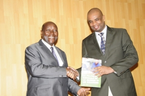 La C&ocirc;te d&rsquo;Ivoire se dote d'un document de Politique nationale de la jeunesse 2016-2020, le document remis aux partenaires