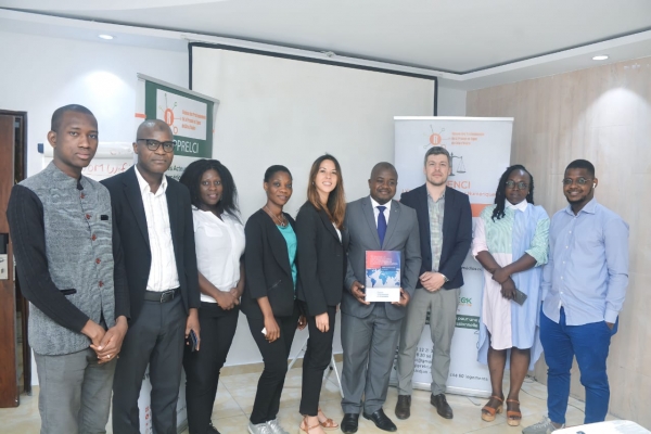 Le Forum Information et D&eacute;mocratie pr&eacute;sente son rapport &agrave; Abidjan