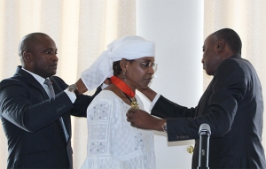 Aichatou Mindaoudou fait commandeur dans l&rsquo;ordre du m&eacute;rite ivoirien, le 3 juillet 2017