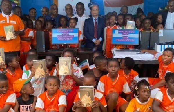 C&ocirc;te d&rsquo;Ivoire/Coop&eacute;ration : L'ambassade de l'Inde dote le groupe scolaire Gandhi de mat&eacute;riels informatiques