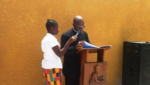 Le directeur dioc&eacute;sain de la Caritas, le p&egrave;re Maximin Lucien Da