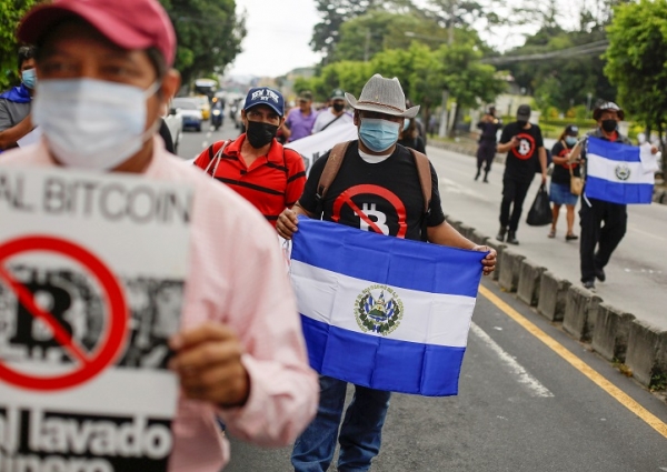 Salvador: Manifestations contre le bitcoin