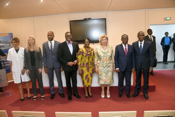 C&ocirc;te d&rsquo;Ivoire/ H&ocirc;pital M&egrave;re-Enfant de Bingerville : Le Pr&eacute;sident de la BAD f&eacute;licite Madame Dominique Ouattara