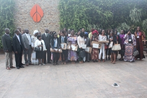 C&ocirc;te d&rsquo;Ivoire: le PASRES r&eacute;compense 20 jeunes &eacute;tudiantes des fili&egrave;res scientifiques. Entre 5 &agrave; 15 millions FCFA pour les financer