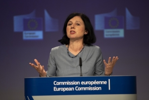 L'UE renforce le lutte contre la d&eacute;sinformation