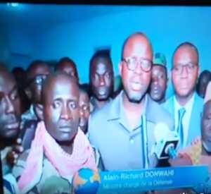 Le ministre de la D&eacute;fense Alain Donwahi s'esprimant sur les antennes de la RTI1 depuis Bouak&eacute;
