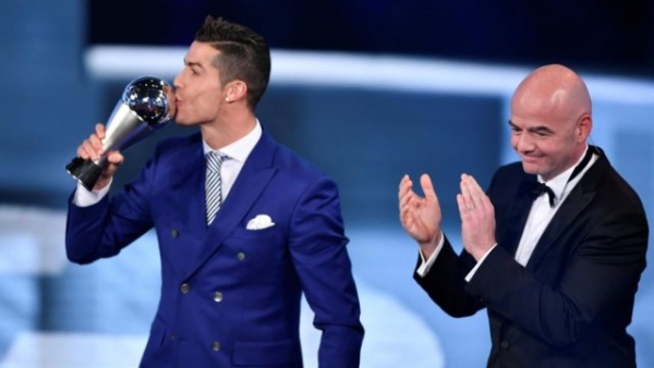 Cristiano Ronaldo &eacute;lu meilleur joueur de l&rsquo;ann&eacute;e 2016