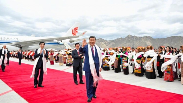 Xi Jinping est &agrave; Lhassa pour les c&eacute;l&eacute;brations du 60e anniversaire de la fondation de la r&eacute;gion autonome du Xizang