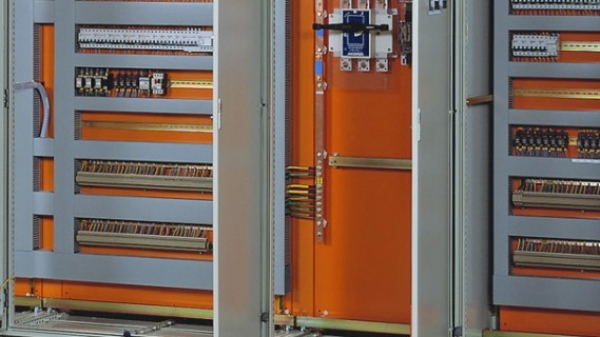 Des armoires &eacute;lectriques (Image d'archives)