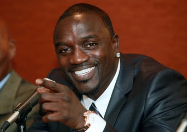 Akon, la star am&eacute;ricaine du R&amp;B, va cr&eacute;er des emplois en C&ocirc;te d&rsquo;Ivoire &agrave; travers l&rsquo;&eacute;nergie solaire