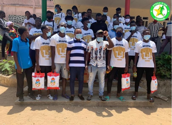 Covid-19 : Le Pr&eacute;sident de &laquo; L&rsquo;Etoile D&rsquo;or D&rsquo;Adjam&eacute; &raquo; aux c&ocirc;t&eacute;s de ses collaborateurs