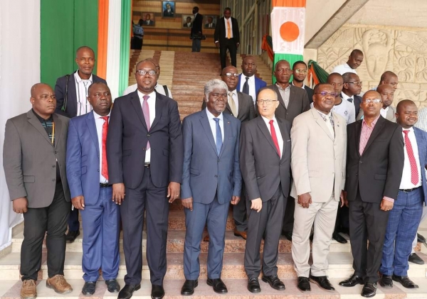 C&ocirc;te d'Ivoire/ Cop des villes: le gouverneur Mamb&eacute; sollicite plus d'engagement des collectivit&eacute;s locales dans la lutte contre le r&eacute;chauffement climatique