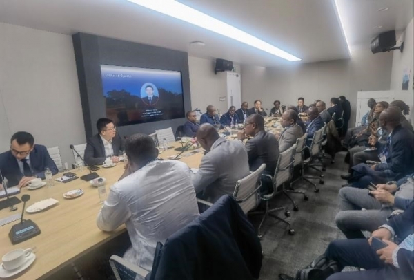 Service universel : Huawei et les r&eacute;gulateurs gouvernementaux engag&eacute;s pour soutenir le d&eacute;veloppement des zones rurales