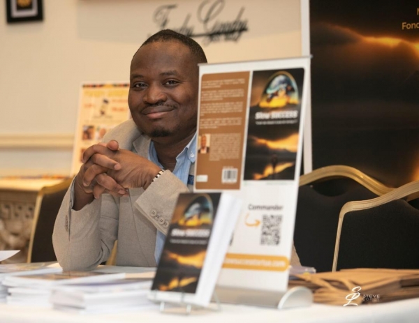 Dimitri M&rsquo;Foumou-Titi : &laquo; Slow Success offre une perspective alternative en r&eacute;habilitant la valeur du temps, de la patience et de la construction progressive. &raquo;