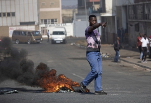 Afrique du Sud: Les manifestations pro-Zuma virent au vandalisme