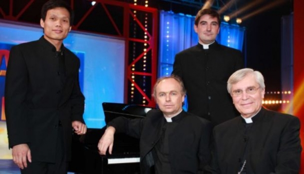 Concert in&eacute;dit en Afrique : "Les Pr&ecirc;tres" illuminent Abidjan le 7 mai