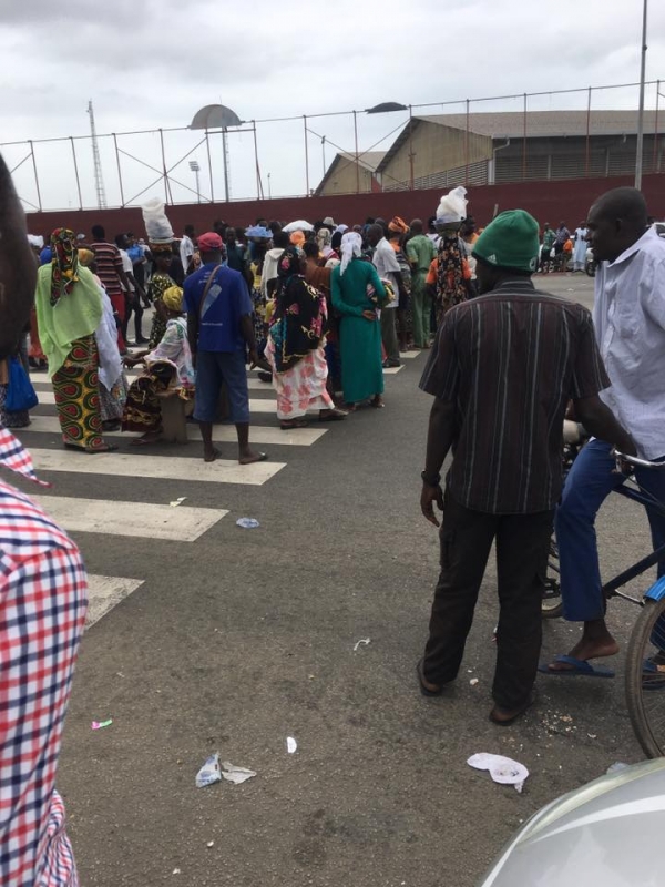 Des candidats au Hadj bloqu&eacute;s &agrave; Abidjan ont manifest&eacute; ce vendredi 25 ao&ucirc;t 2017 sur le boulevard VGE  (Photo DR)