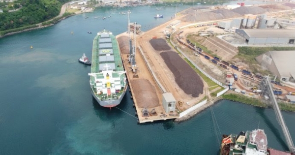 C&ocirc;te d'Ivoire/ LeTIPSP : Un premier navire post-Panamax d&eacute;di&eacute; &agrave; l&rsquo;exportation du nickel r&eacute;ceptionn&eacute; avec succ&egrave;s