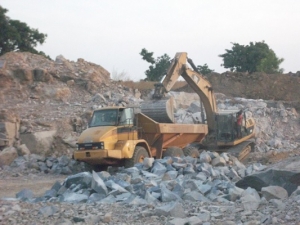 Une carri&egrave;re de granite dans un pays africain (Image &agrave; titre d'illustration)