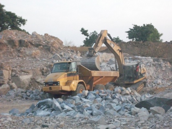 Une carri&egrave;re de granite dans un pays africain (Image &agrave; titre d'illustration)
